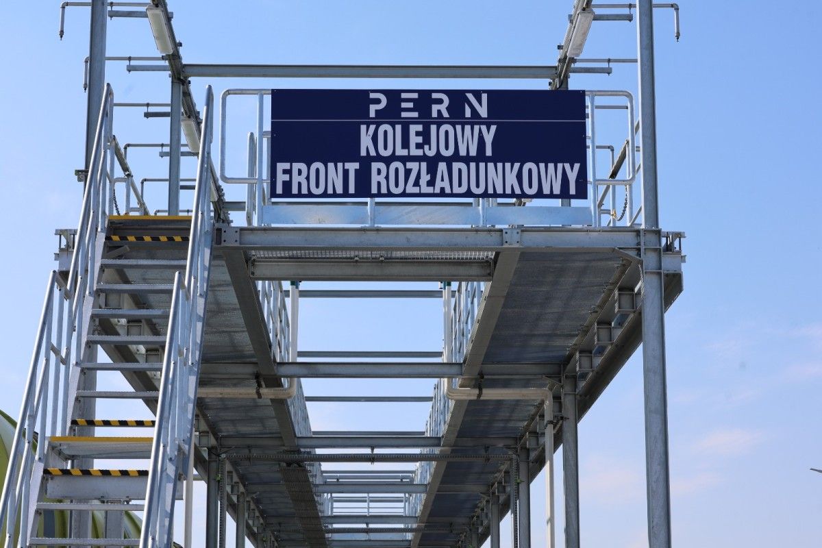 Kolejowy megaprojekt PERN już działa. Strategiczna baza gotowa także na biopaliwa