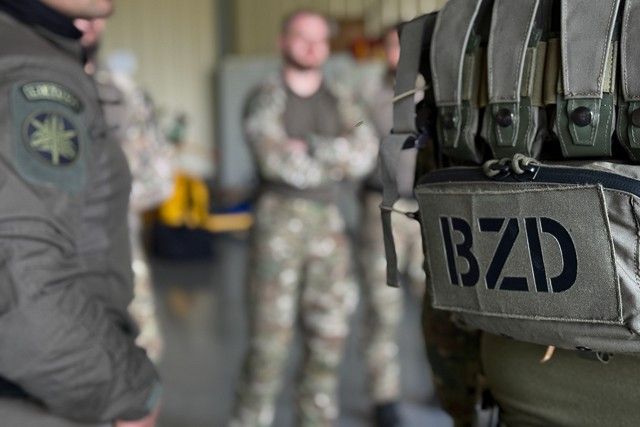 Funkcjonariusze podczas ćwiczeń