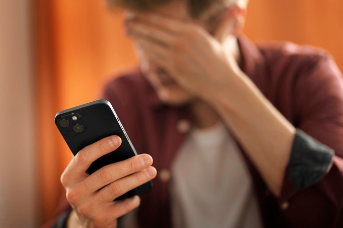 Nadpis SMS „mObywatel” w końcu zastrzeżony. Dlaczego dopiero po kampanii oszustów?
