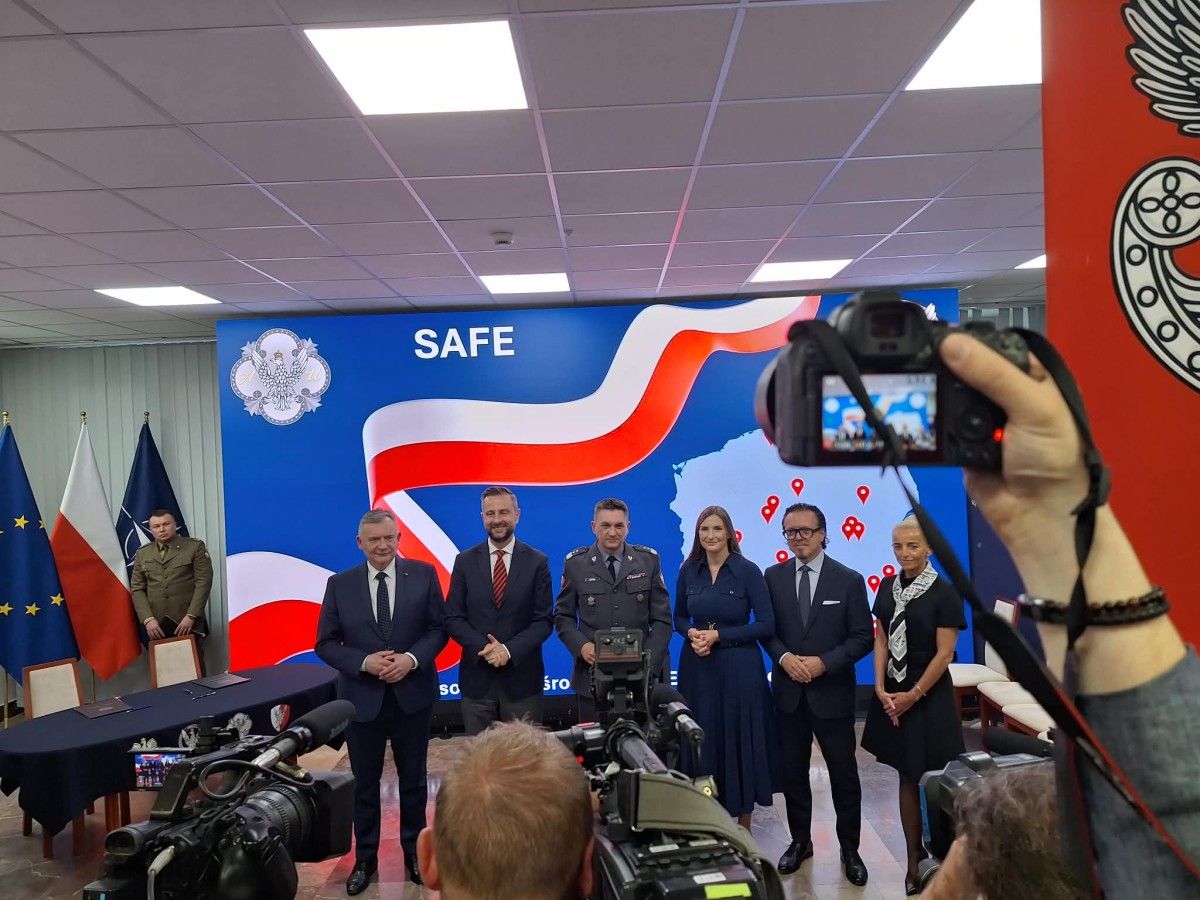 „Rajd dla bezpieczeństwa”. Setki tysięcy kamizelek kuloodpornych i hełmów z SAFE