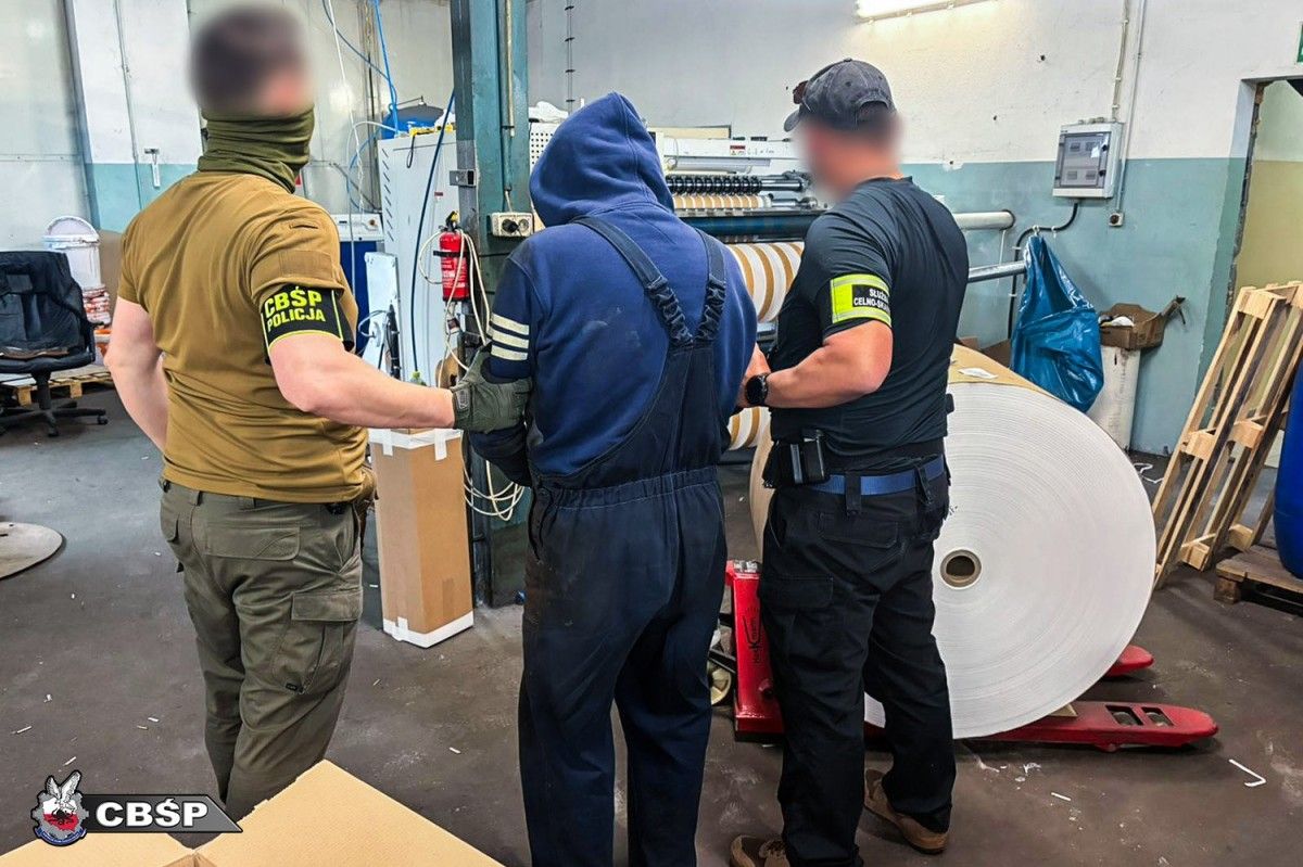 Tajna drukarnia w byłym zakładzie spożywczym. Służby rozbiły zorganizowaną grupę