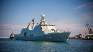 Duńska fregata HDMS Niels Juel (F341) wpływa do Portu Wojennego w Gdyni podczas fazy portowej ćwiczeń BALTOPS 2026.