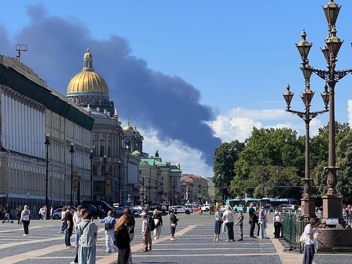 Czwartkowy przegląd mediów; Ukraina sankcjonuje Petersburg; Polska w centrum wojny hybrydowej