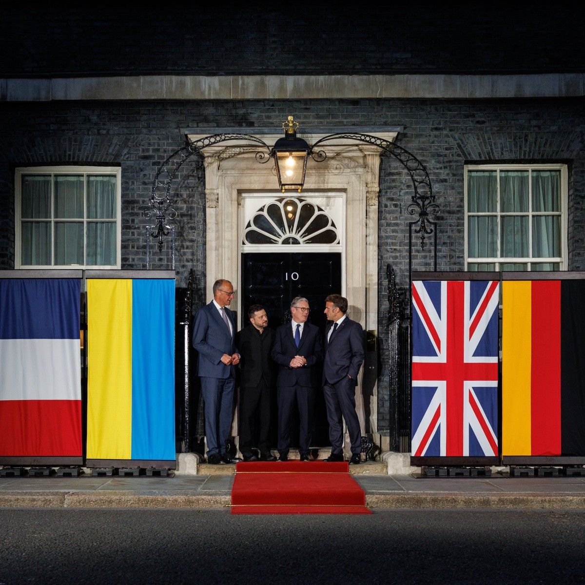 Szczyt w Londynie w oczekiwaniu na ruch Trumpa