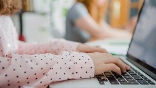 Ministerstwo Edukacji Narodowej przekazało, że nie planuje upubliczniać kodu państwowego e-dziennika