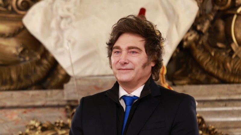 Prezydent Argentyny Javier Milei chce uczynić ze swojego kraju raj dla sztucznej inteligencji. Odwołując się do historii, stwierdził, że AI nie może być uregulowanym rozwiązaniem.