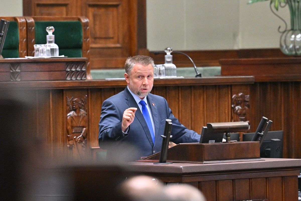 Sejm „obronił” szefa MSWiA. „Robicie dokładnie jak z podręcznika politycznego dywersanta”