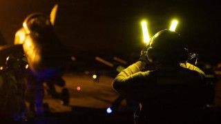 Start F-18