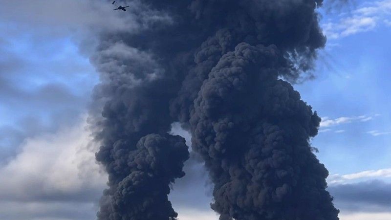 Atak na zakłady naftowe w Jarosławiu