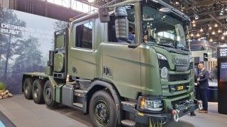 Ciężki ciągnik siodłowo-balastowy Scania R620 8x4/4 Eurosatory 2026