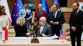 Cooperation between PONAR Wadowice and Moog Inc