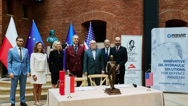 Początek współpracy PONAR Wadowice i Moog Inc