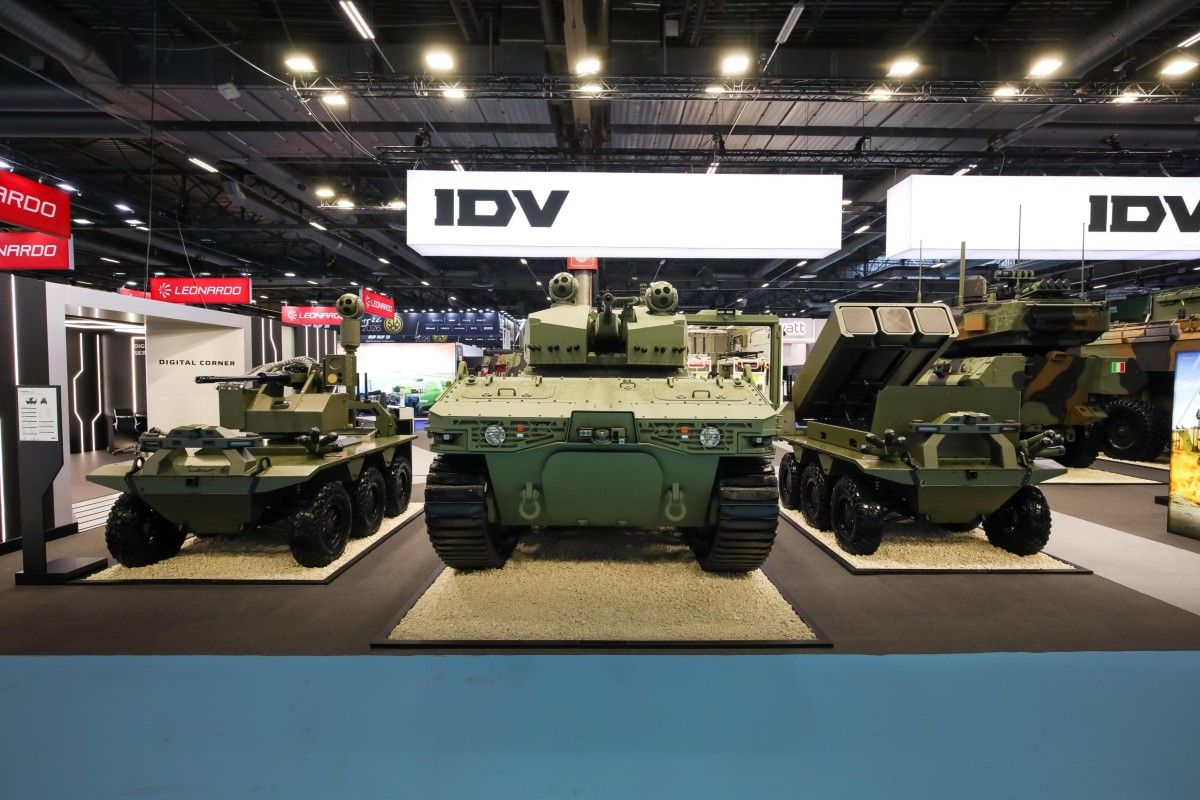 Bezzałogowe pojazdy IDV na Eurosatory. Największy waży 16 ton