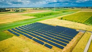 wieś z solarami
