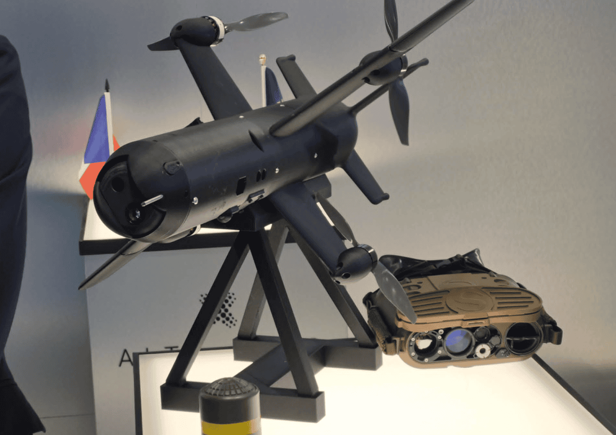 Niepozorne stoisko na Eurosatory. Francuskie drony interceptory docenione przez NATO