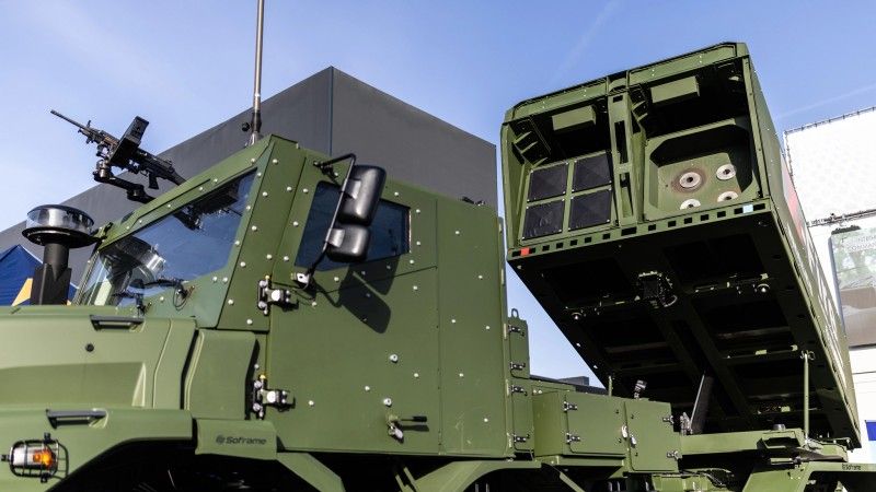 Prototyp wieloprowadnicowej wyrzutni rakiet Thales-Soframe X-Fire zaprezentowany na targach przemysłu obronnego Eurosatory 2026 w Paryżu.