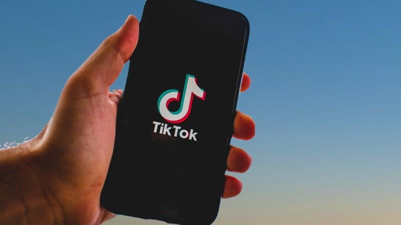 "AI slop" na TikToku. Co pokazuje raport?