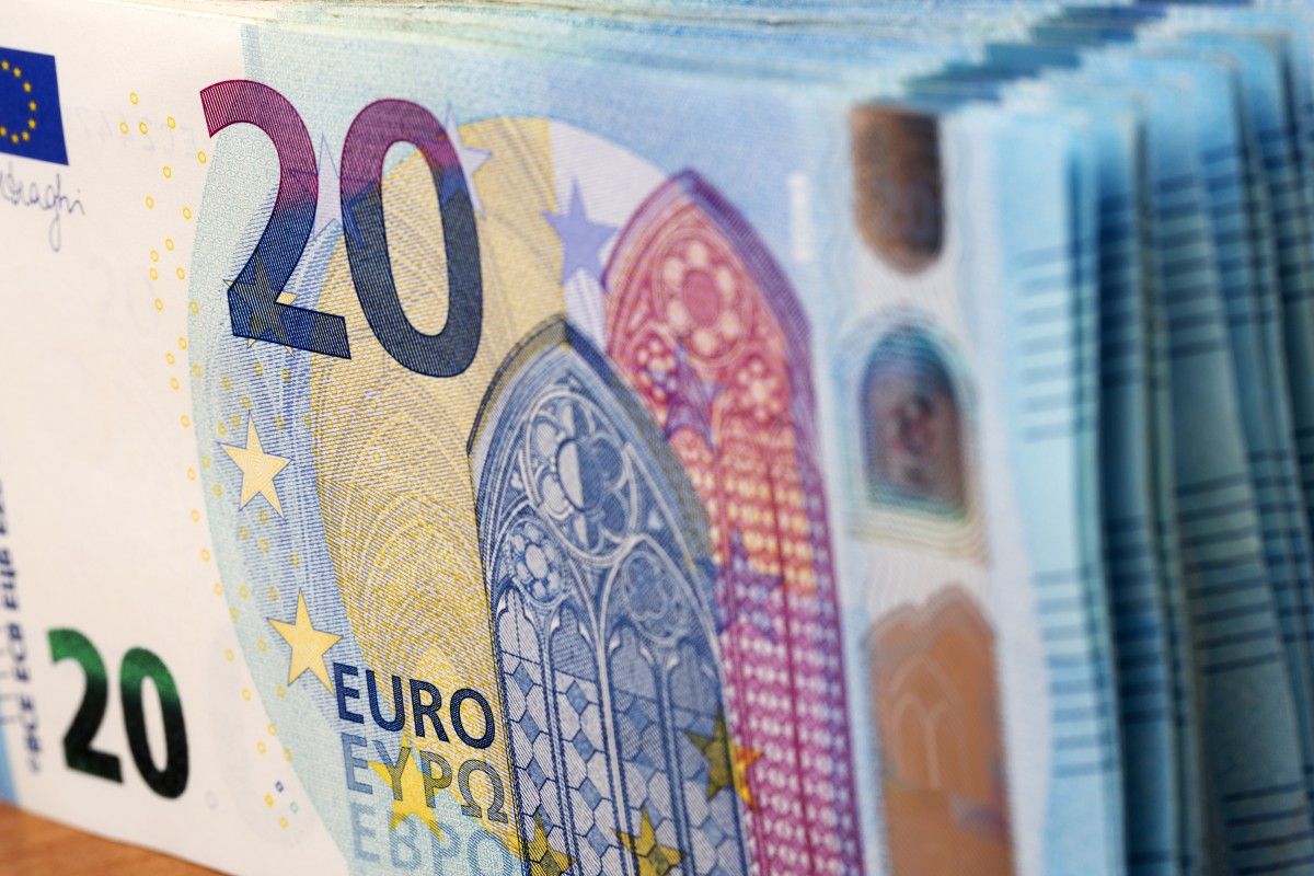 Koncerny paliwowe bliżej zielonych pieniędzy. W UE narasta spór o greenwashing