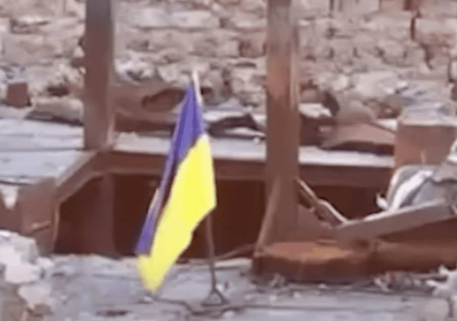 Strategiczny pas ziemii u ujścia Dniepru. Ukraina podniosła flagę, ale walki trwają