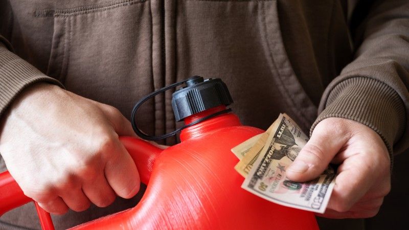 fuel-costs-cash-payment-with-gas-canister-2026-03-17-20-14-18-utc