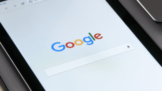 Trybunał Sprawiedliwości Unii Europejskiej podtrzymał decyzję Komisji ws. kary nałożonej 8 lat temu na Google'a. Big Tech musi zapłacić ponad 4 mld euro kary za naruszenie przepisów.