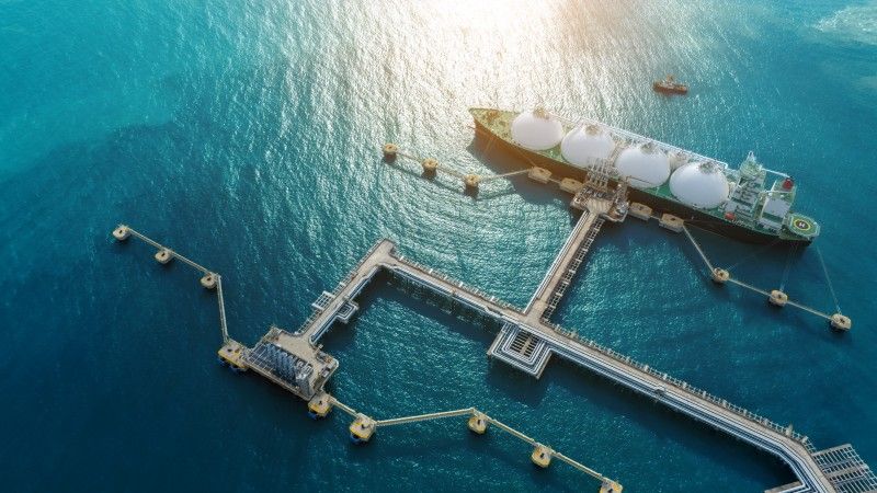 lng-liquified-natural-gas-tanker-anchored-in-gas-2026-03-17-00-42-47-utc