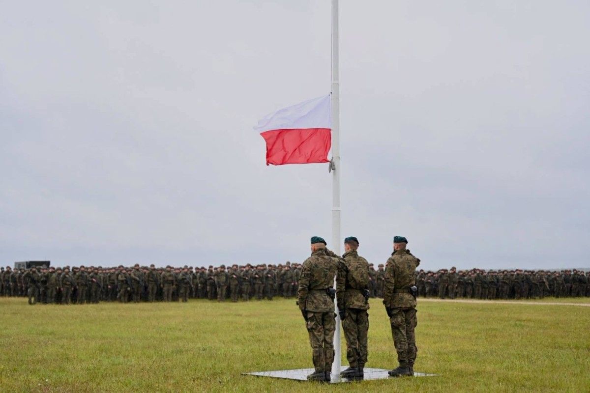 Nie tylko generałowie testują nowe mundury