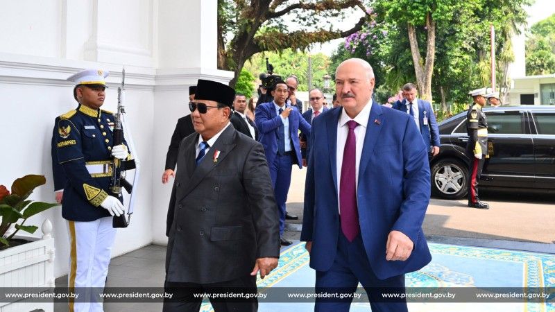 Indonesian President Prabowo Subianto and his Belarusian counterpart Alyaksandr Lukashenka