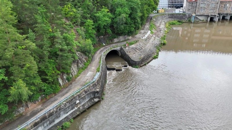 Zapora Pilchowicka, Jezioro Pilchowickie, rzeka Bóbr