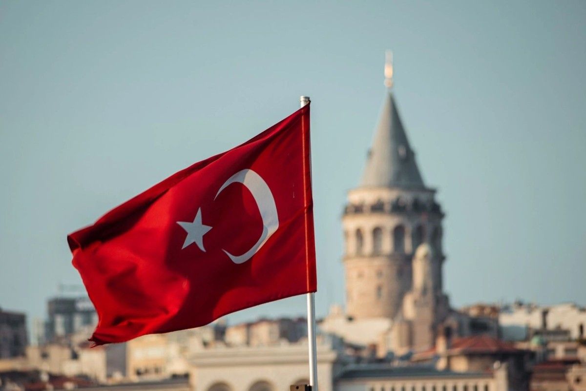 Wtorkowy przegląd mediów; Ankara zyskuje na znaczeniu; Sikorski ostrzega przed rosyjskimi prowokacjami