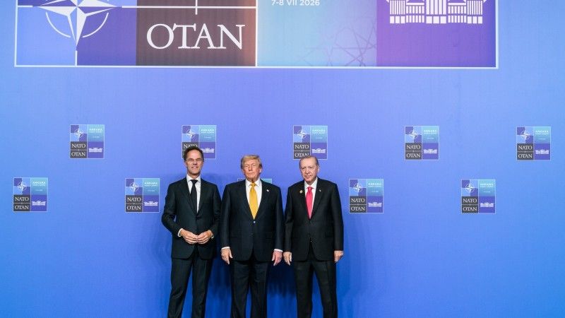 Mark Rutte, Donald Trump i Recep Erdogan podczas szczytu NATO w Ankarze