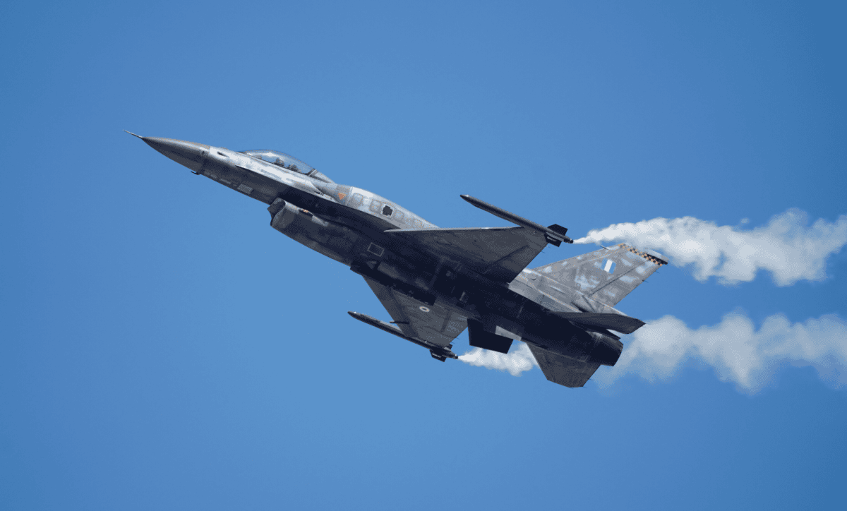 F-16s on fire. Emergency landing during exercise