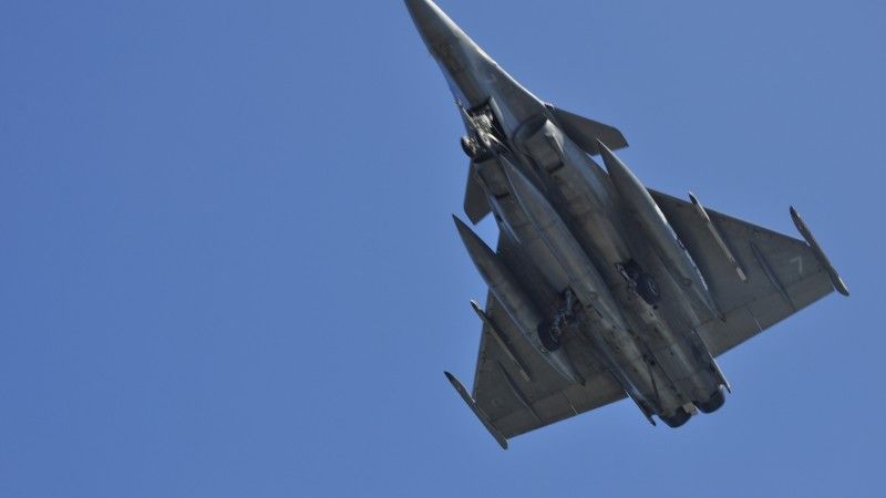Przelot myśliwców Rafale