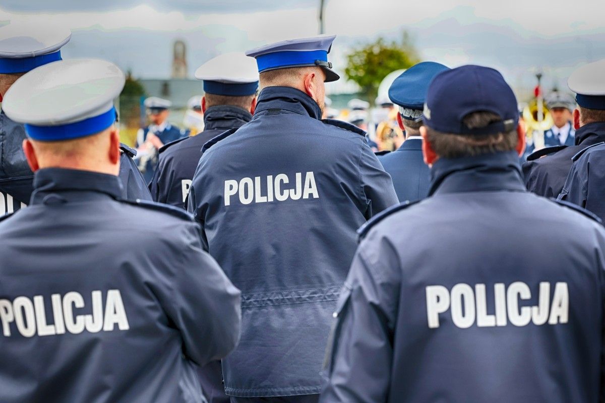 Specjalny sklep dla funkcjonariuszy. Karta Mundurowa rozszerza ofertę dla służb