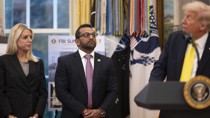 Kash Patel i Donald Trump w Białym Domu