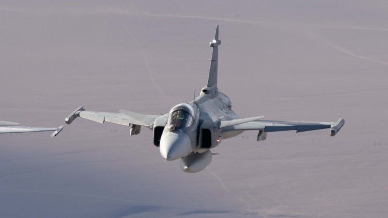 F39E Gripen przelatuje nad pustynią Atakama podczas ćwiczeń SALITRE 2026.