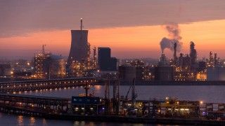 Zakład petrochemiczny