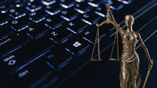 Komisja Cyfryzacji przyjęła projekt ustawy wdrażający Akt o usługach cyfrowych w zakresie blokowania treści w sieci. Duże dyskusje wzbudziły trzy konkretne punkty.