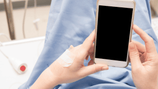 Smartfony na oddziałach psychiatrycznych budzą pytania o prywatność i bezpieczeństwo