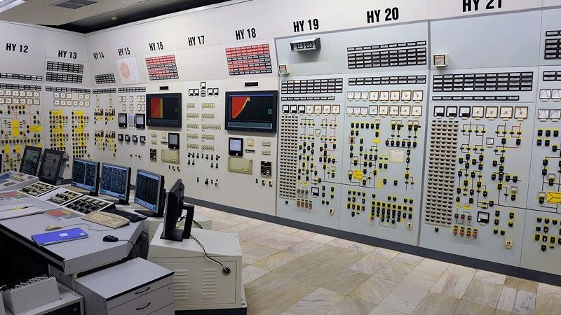 Blokowa sala sterowania w bułgarskiej elektrowni jądrowej w Kozłoduju.
