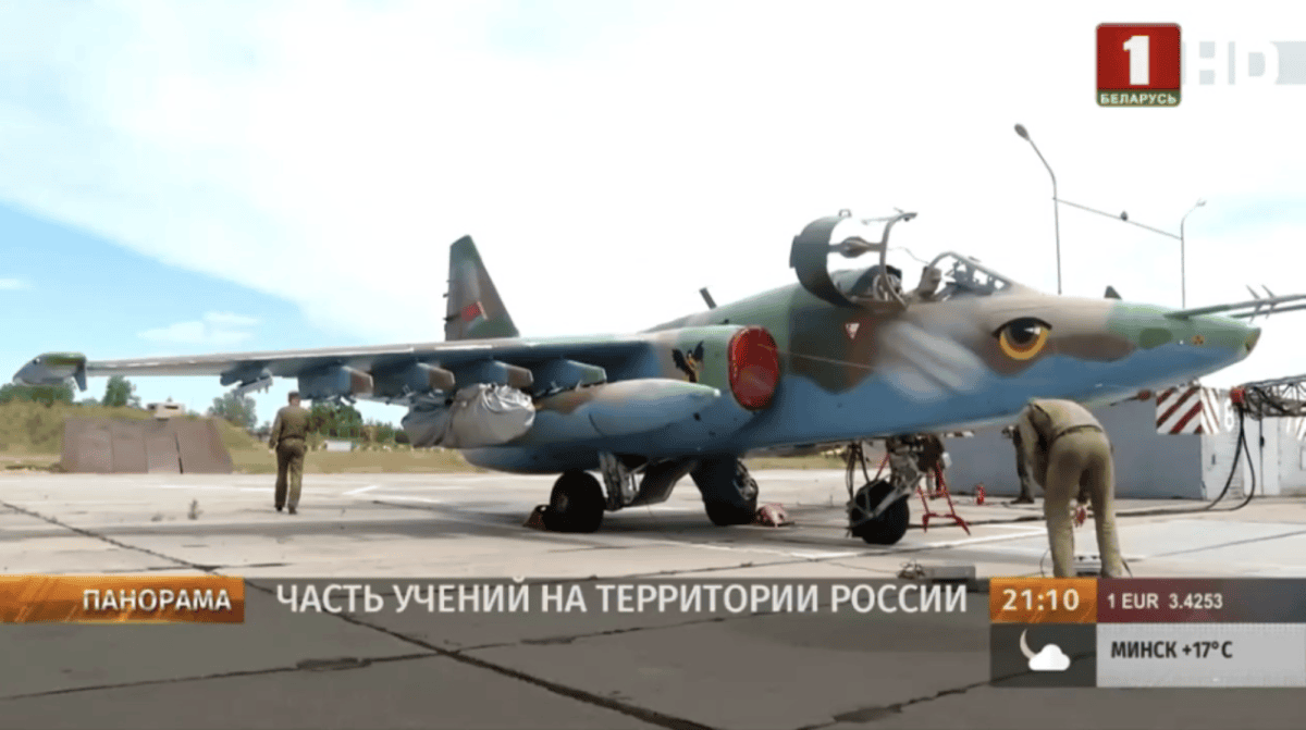 Dmuchane makiety i zapasowe lotnisko. Białoruskie ćwiczenia atomowe z Su-25