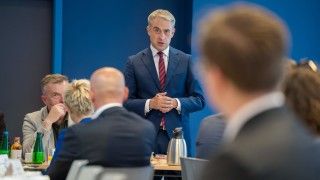Krzysztof Gawkowski, wicepremier i minister cyfryzacji, podczas wydarzenia Ministerstwa Cyfryzacji.