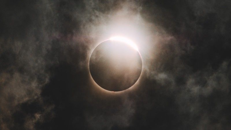 solar-eclipse-illuminates-the-moody-dark-sky-2026-03-09-03-25-18-utc