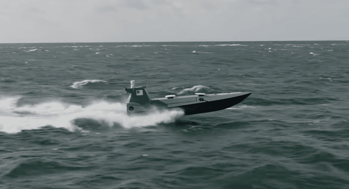 Drony Royal Navy potajemnie przesyłały dane do Chin