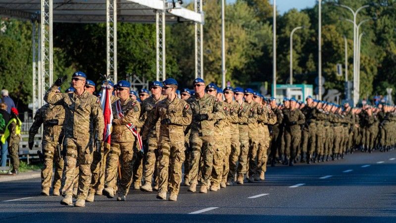 Wojska Obrony Cyberprzestrzeni podczas próby defilady z okazji Święta Wojska Polskiego.