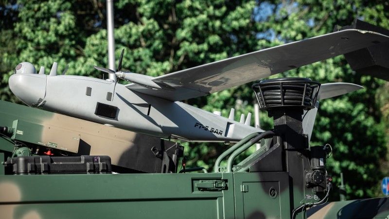 Bezzałogowy system obserwacyjny FT-5 SAR, który stanowi część systemu rozpoznawczo-uderzeniowego Gladius, prezentowany przez Wojska Lądowe podczas defilady na okoliczność Święta Wojska Polskiego w Warszawie, 15 sierpnia 2026 roku.