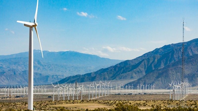 dramatic-wind-turbine-farm-in-the-desert-of-california