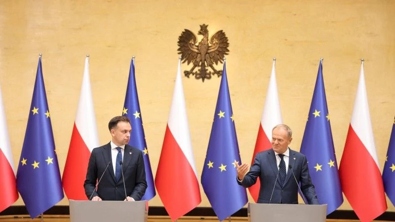 Donald Tusk i Andrzej Domański podczas konferencji prasowej