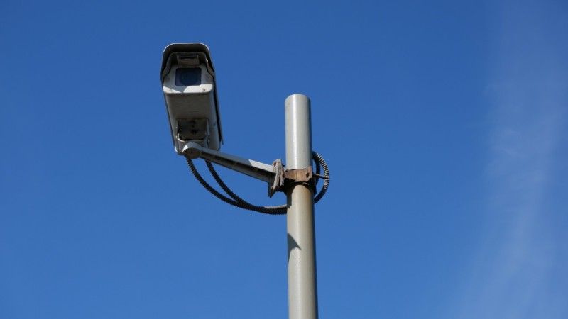 Kamery umieszczone przy słowackich drogach zawierają rosyjskie komponenty - stwierdziła słowacka opozycja. Co więcej, firmy powiązane z urządzeniami mają rosyjskie powiązania.