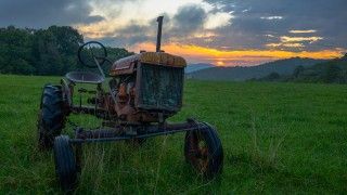 sunrise-on-the-farm-in-the-appalachian-mountains-2026-03-24-16-53-39-utc